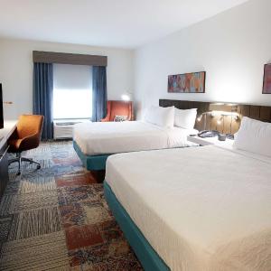 Queen Room with Two Queen Beds - Hearing Access