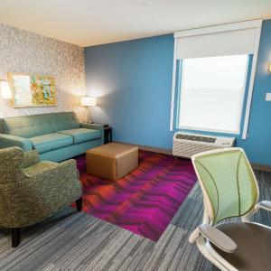 One-Bedroom King Suite - Non-Smoking