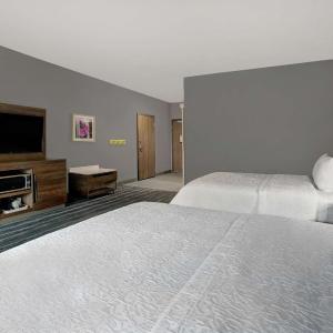 Queen Room with Two Queen Beds - Hearing Access/Non-Smoking