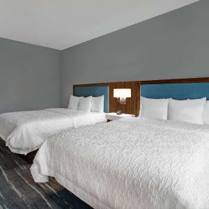 Queen Room with Bath Tub - Mobility Access/Non-Smoking
