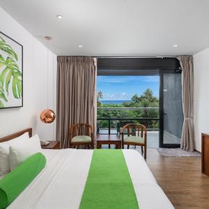 Deluxe Double Room with Garden View