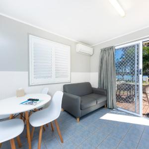 1 Bedroom Lakefront Cabin