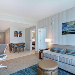 King Suite - Mobility Access/Non-Smoking