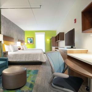 Queen Studio with Two Queen Beds - Non-Smoking