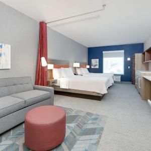 Queen Studio with Two Queen Beds - Non-Smoking