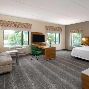 Corner King Suite - Non-Smoking