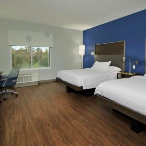 Queen Room with Two Queen Beds - Hearing Access