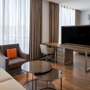 King Junior Suite - Accessible 