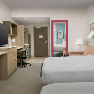 Queen Studio with Two Queen Beds - Non-Smoking