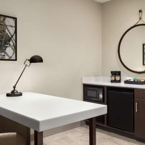 Queen Suite with Two Queen Beds and Bath Tub - Mobility Accessible/Non-Smoking