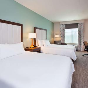 One-Bedroom Queen Suite with Two Queen Beds