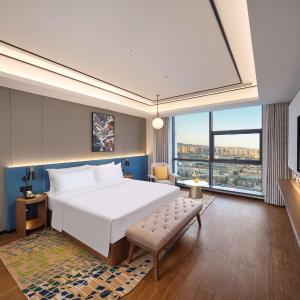 Deluxe King Suite