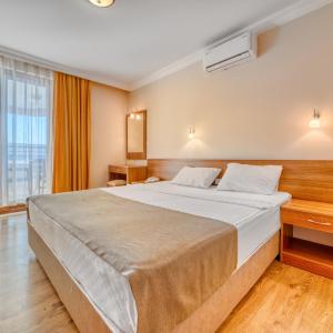 Two-Bedroom Apartment with Sea View