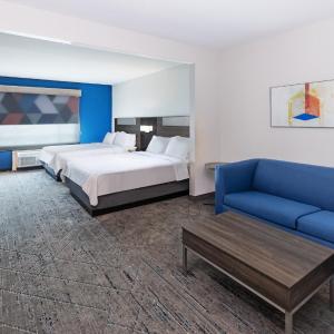 Queen Suite with Two Queen Beds and Additional Living Area