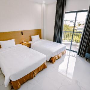 Twin Room with Shower