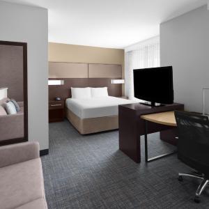 King Studio with Sofa Bed - Hearing Accessible