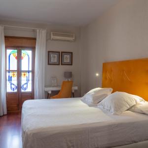 Economy Double Room with Patio View and Spa Access