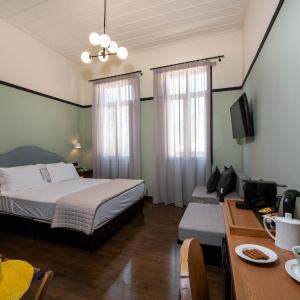 Deluxe Suite with Old Town View