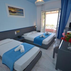 Triple Room with Sea View
