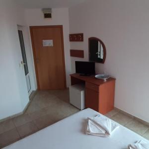 Double or Twin Room with Terrace