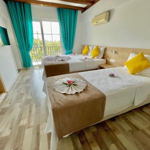 Triple Room with Balcony
