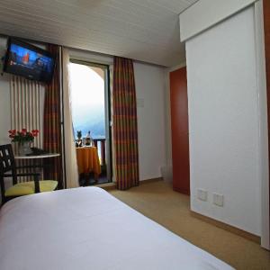 Single Room with Lake View