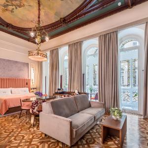  Family Suite (2 Adults + 1 Child)