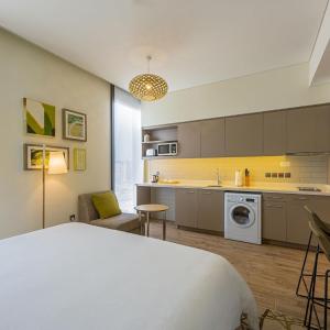 Studio Apartment – King Bed 