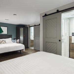Deluxe, Studio Suite, 2 Double