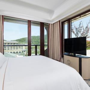 Grand Deluxe Suite with Sea View