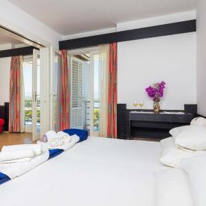  Family Suite with Sea View and Balcony