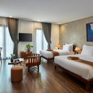 Triple Family Suite with Balcony and Mountain View