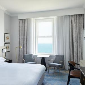 Deluxe King Room with Sea View