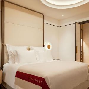 Premium King Room with City View