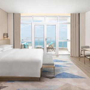 Premier, 1 Bedroom Suite, 1 King, Ocean view