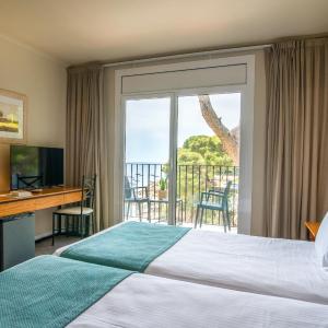 Double Room with Balcony and Sea View