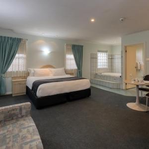 VIP King Suite