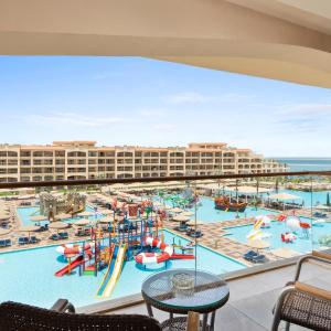 Deluxe Room with Side Sea View