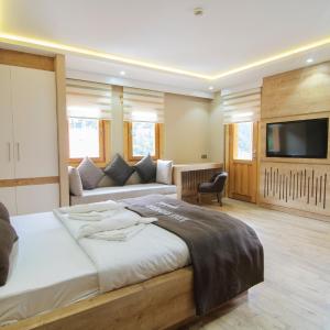 Triple Room with Lake View