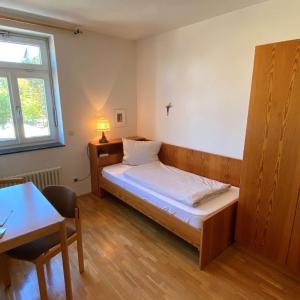Single Room with Shared Bathroom