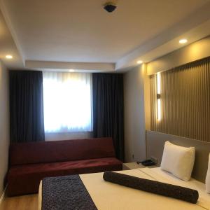Economy Triple Room