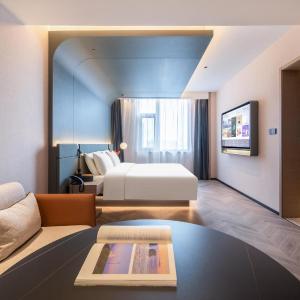 Elegant Room 