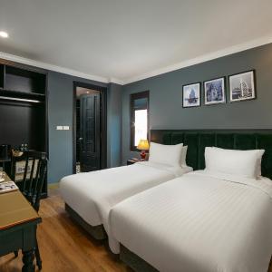 Deluxe Room with Window