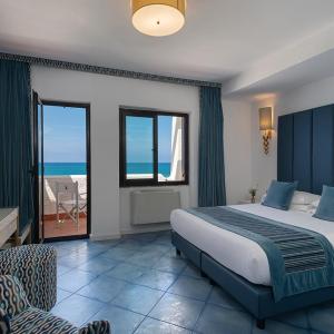 Double or Twin Room with Sea View