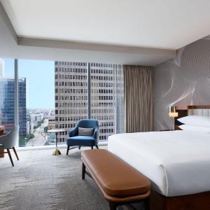 Corner King Room