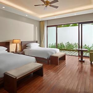 Three-Bedroom Villa with Balcony and Garden View, Private Pool - Daily Guest Activities