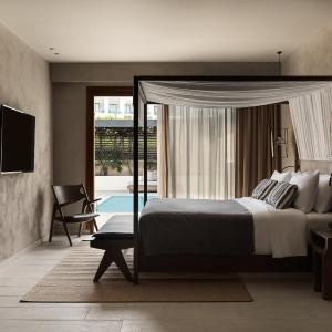 One-Bedroom King Tropical Pavilion Suite with Private Pool