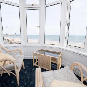 Family Room with Sea View