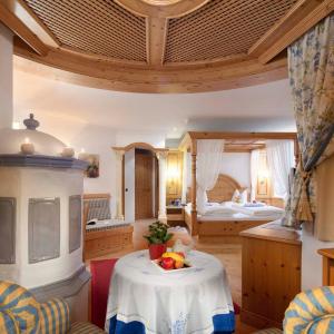Suite with Mountain View