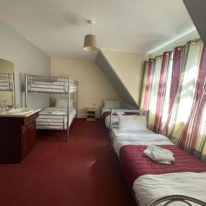 Triple Room with Shared Bathroom